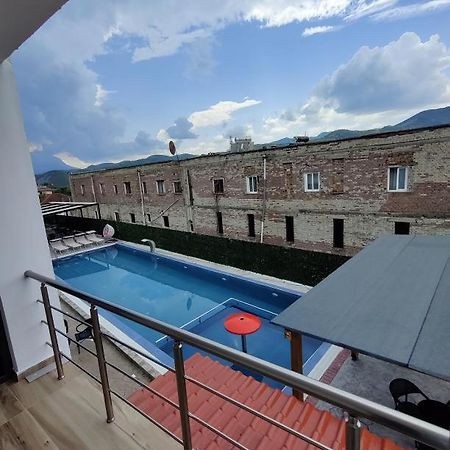 Unique Hotel Gramsh Kültér fotó