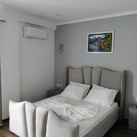 Unique Hotel Gramsh Kültér fotó