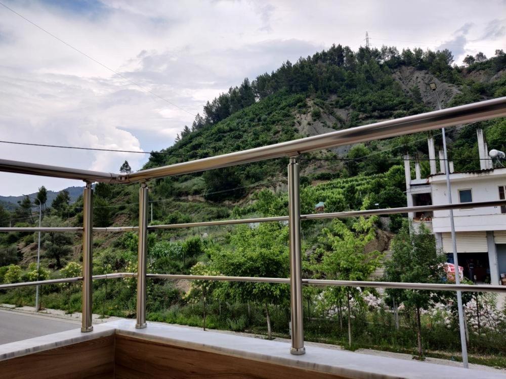 Unique Hotel Gramsh Kültér fotó