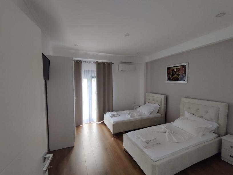 Unique Hotel Gramsh Kültér fotó