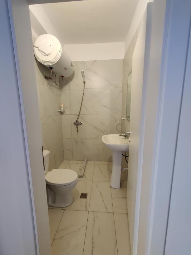 Unique Hotel Gramsh Kültér fotó
